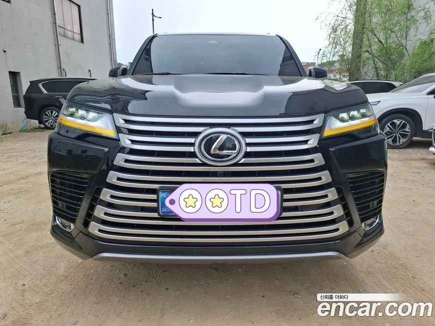 Lexus LX — фото 1