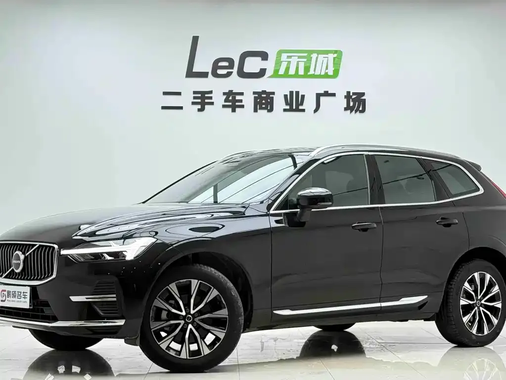 Volvo XC60 — фото 1