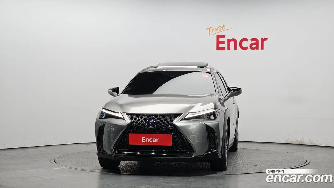 Lexus UX — фото 3