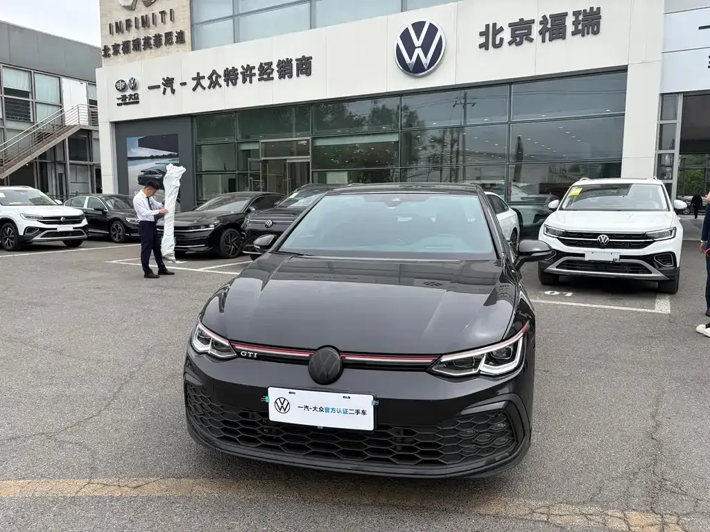 Volkswagen Golf GTI — фото 7