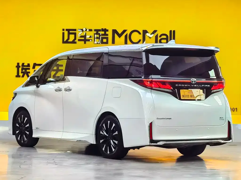 Toyota Vellfire — фото 3
