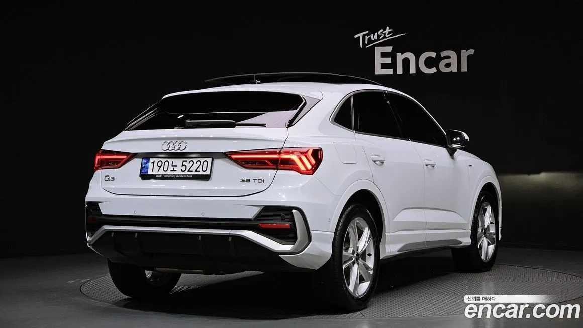 Audi Q3 — фото 10