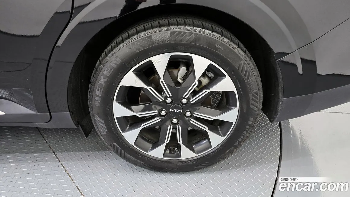 Kia Carnival — фото 10