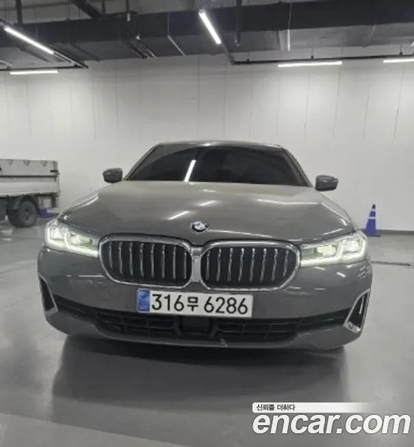 BMW 5-Series — фото 1