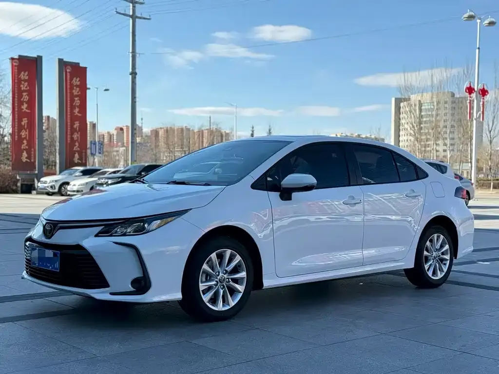 Toyota Corolla — фото 1