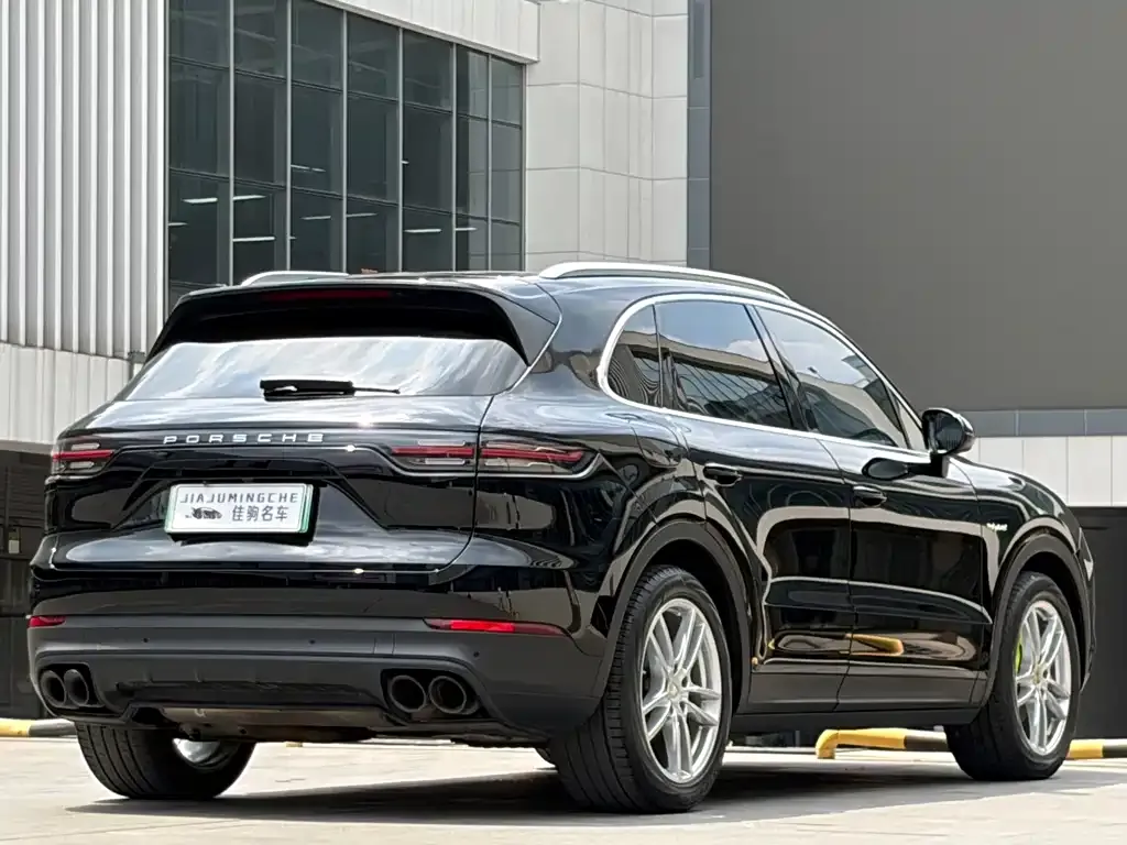Porsche Cayenne Hybrid — фото 10