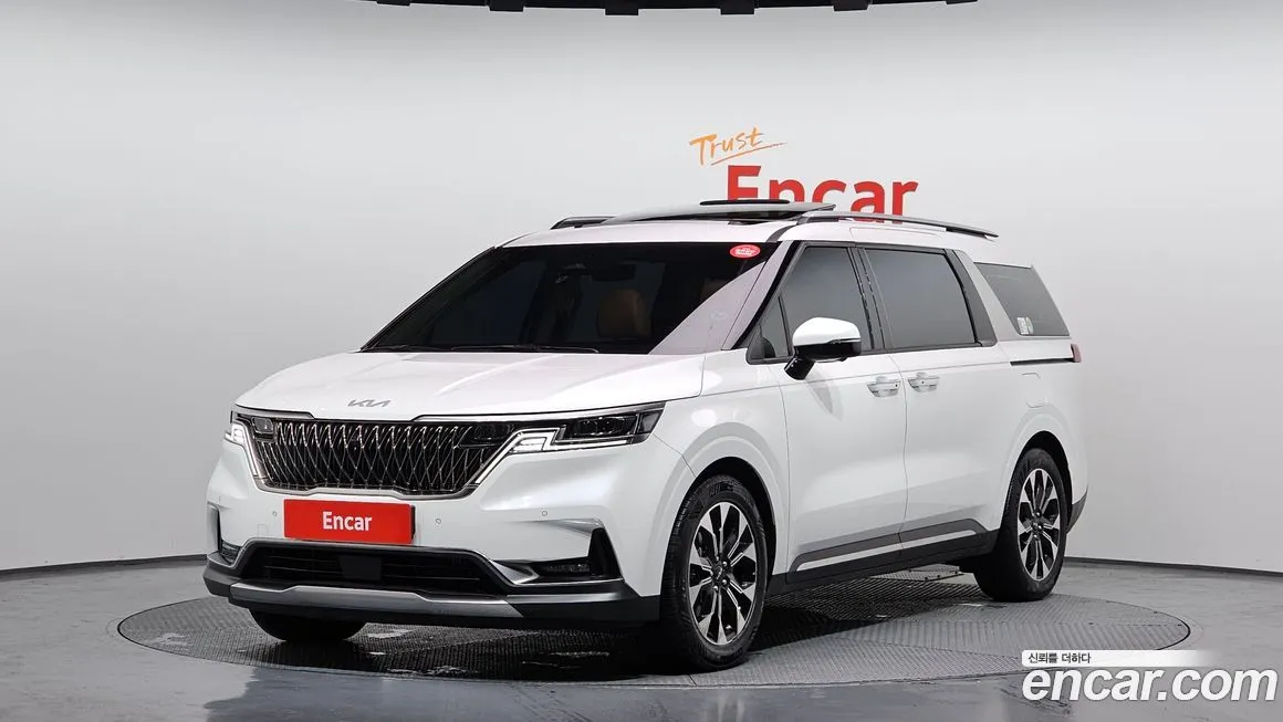 Kia Carnival — фото 1