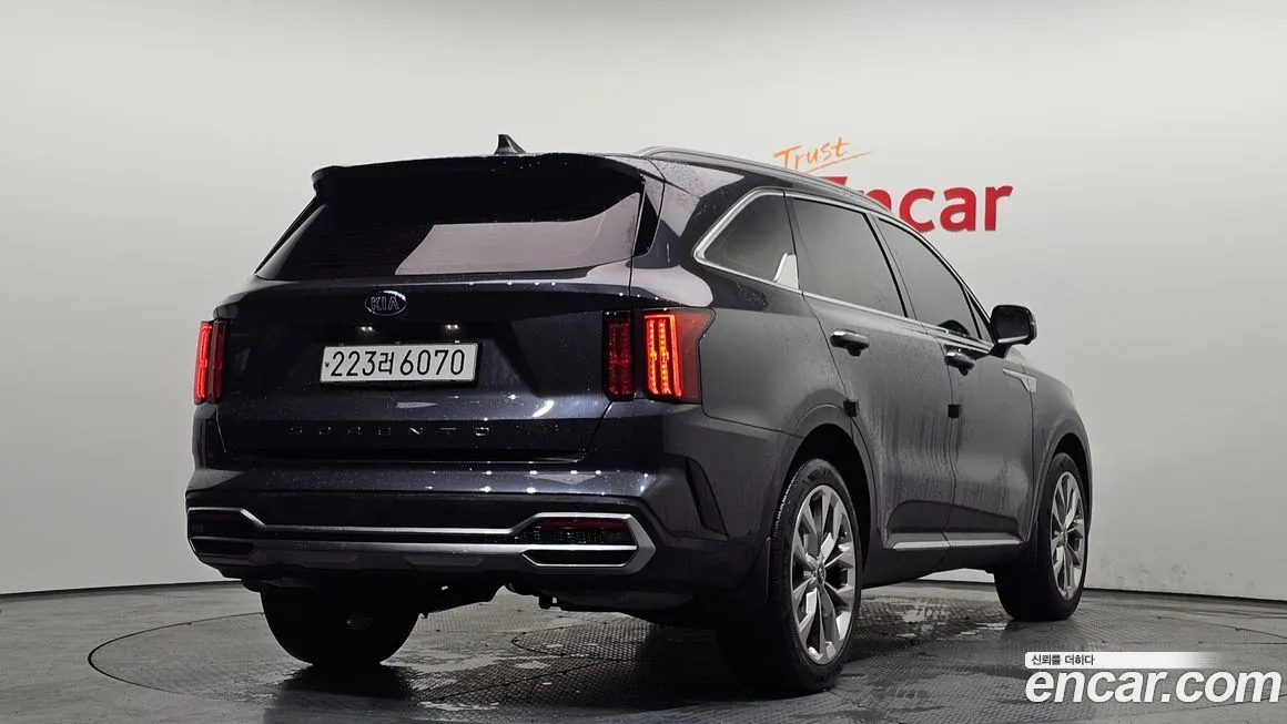 Kia Sorento — фото 10