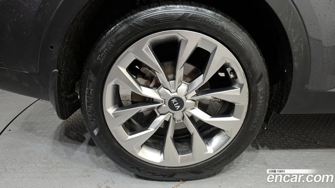 Kia Sorento — фото 8