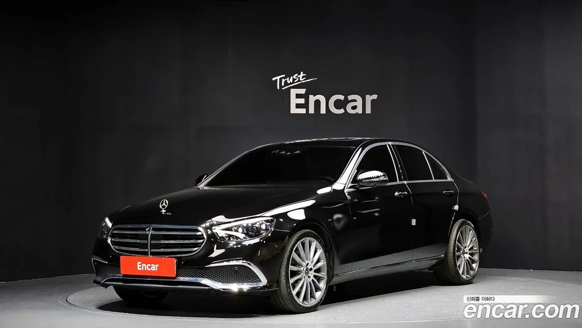 Mercedes-Benz E-Class — фото 1