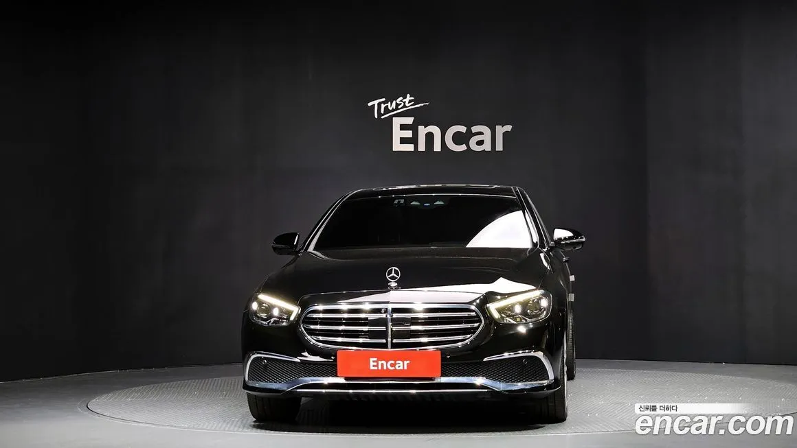 Mercedes-Benz E-Class — фото 2