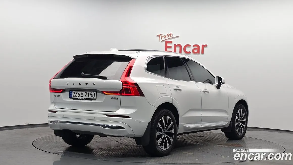 Volvo XC60 — фото 5