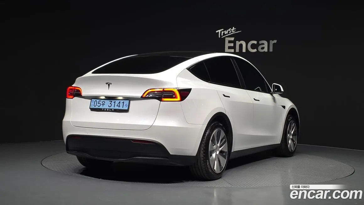 Tesla Model Y — фото 2
