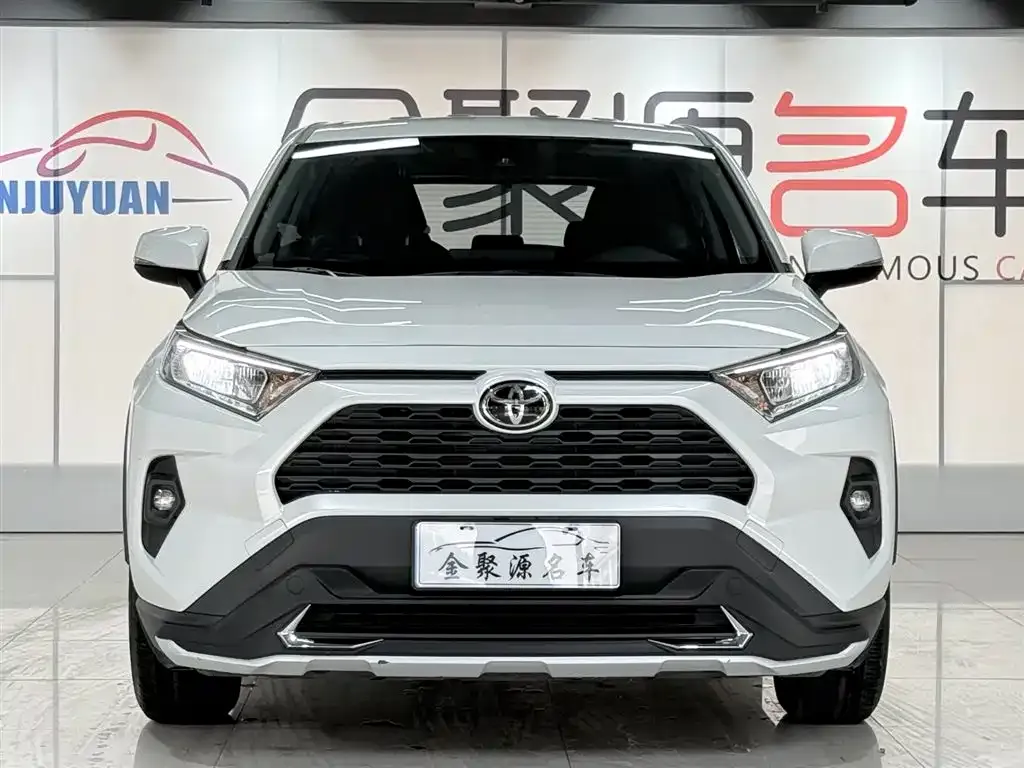 Toyota RAV4 — фото 2