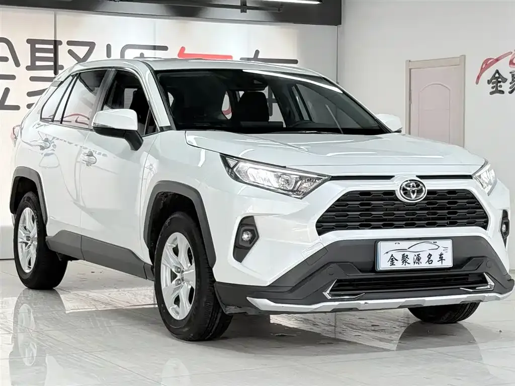 Toyota RAV4 — фото 6