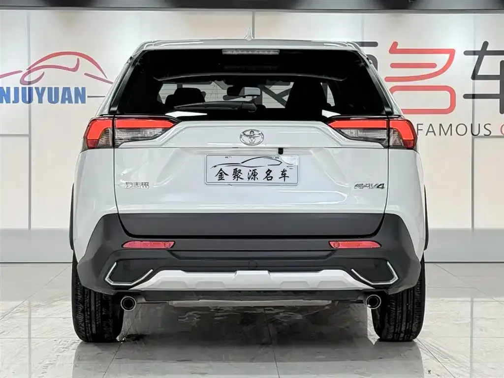 Toyota RAV4 — фото 4