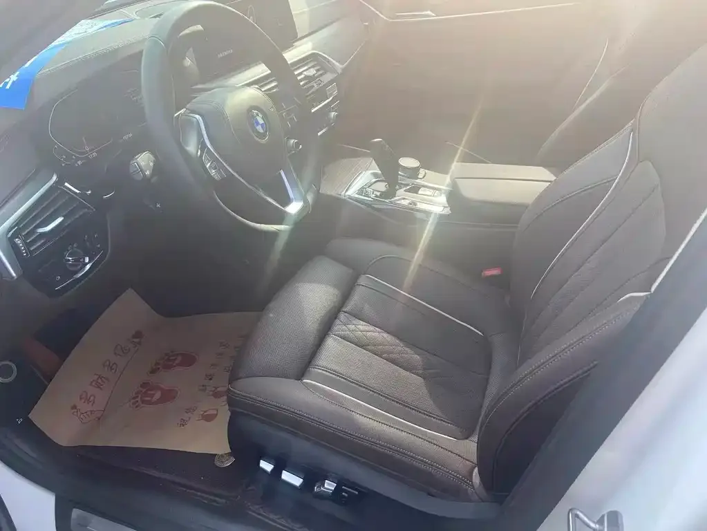 BMW 5 Series — фото 10