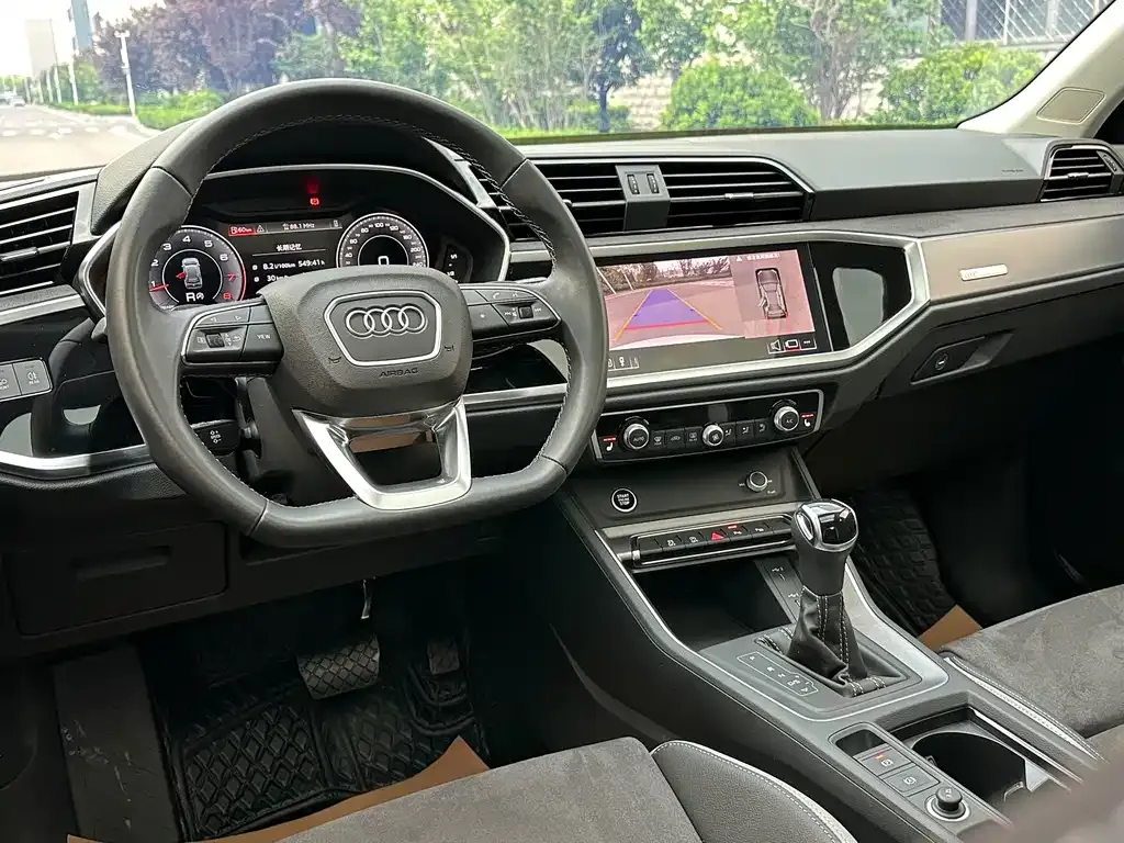 Audi Q3 — фото 5
