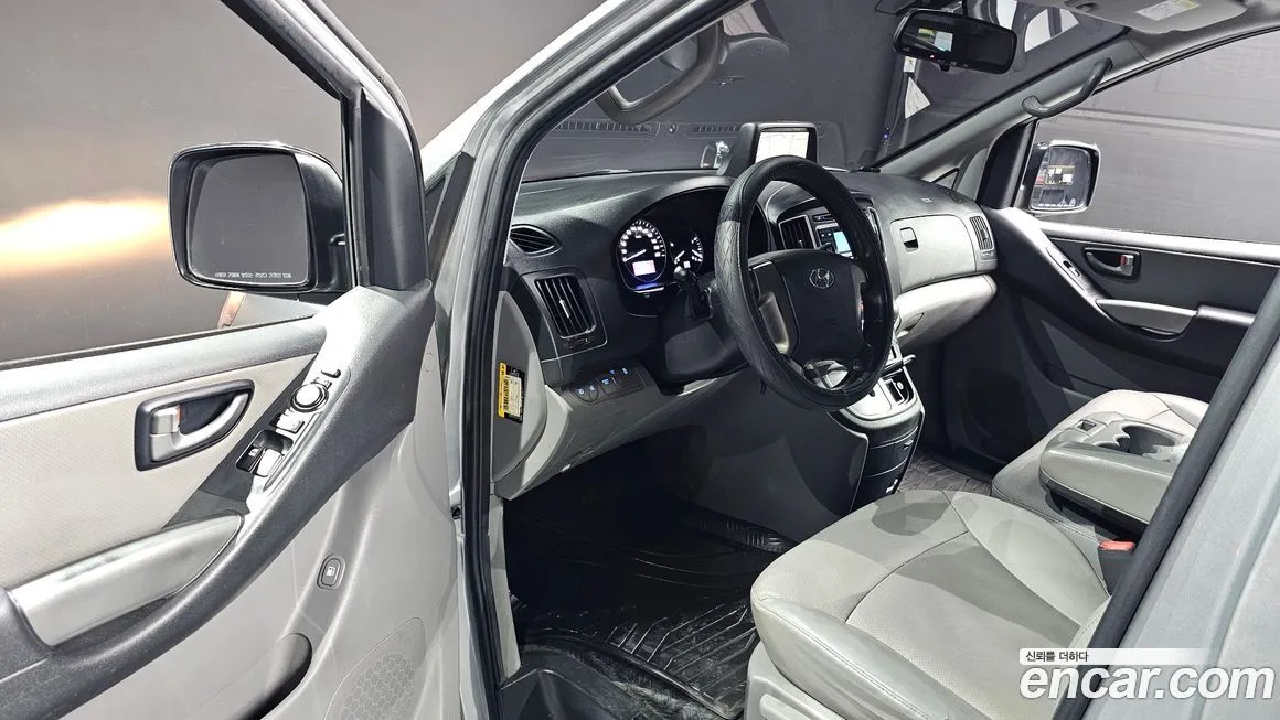 Hyundai Starex — фото 10
