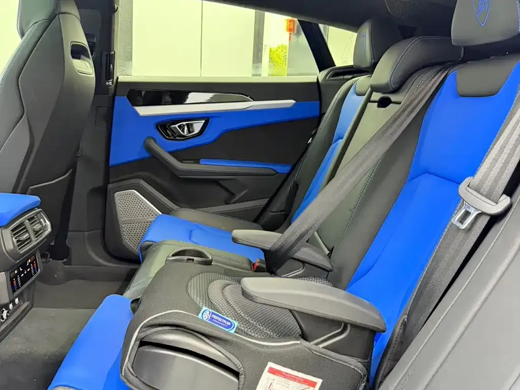 Lamborghini Urus — фото 10