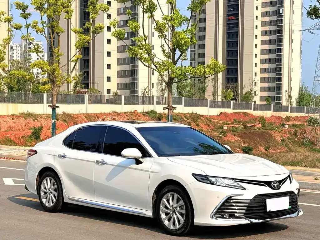 Toyota Camry — фото 7