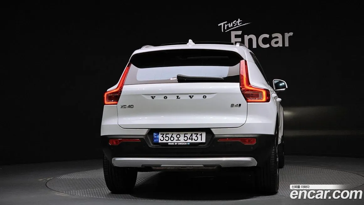 Volvo XC40 — фото 3