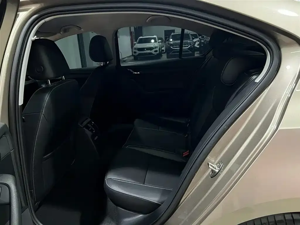 Skoda Octavia — фото 4