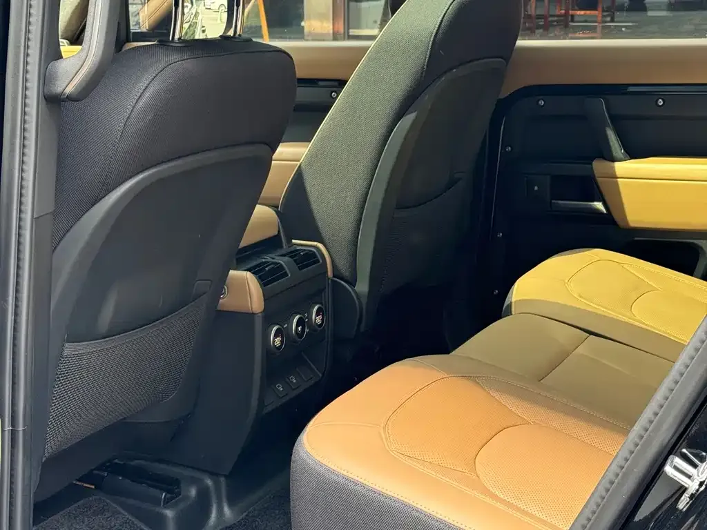 Land Rover Defender — фото 4