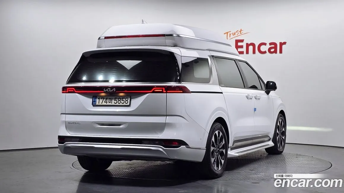 Kia Carnival — фото 10