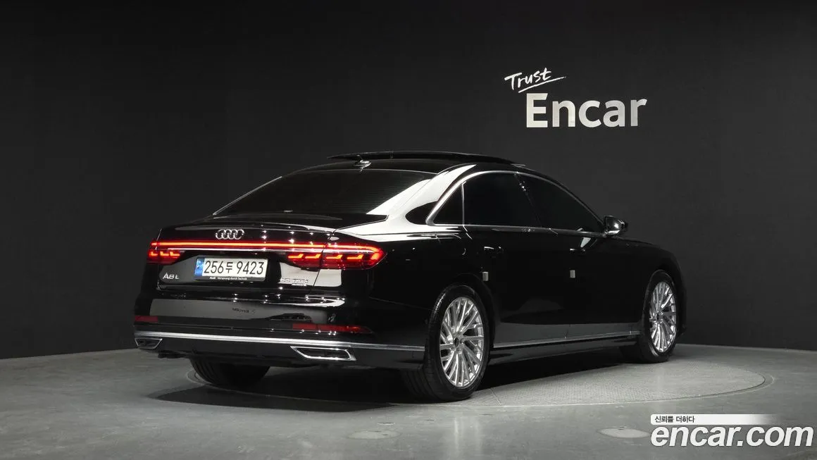 Audi A8 — фото 4