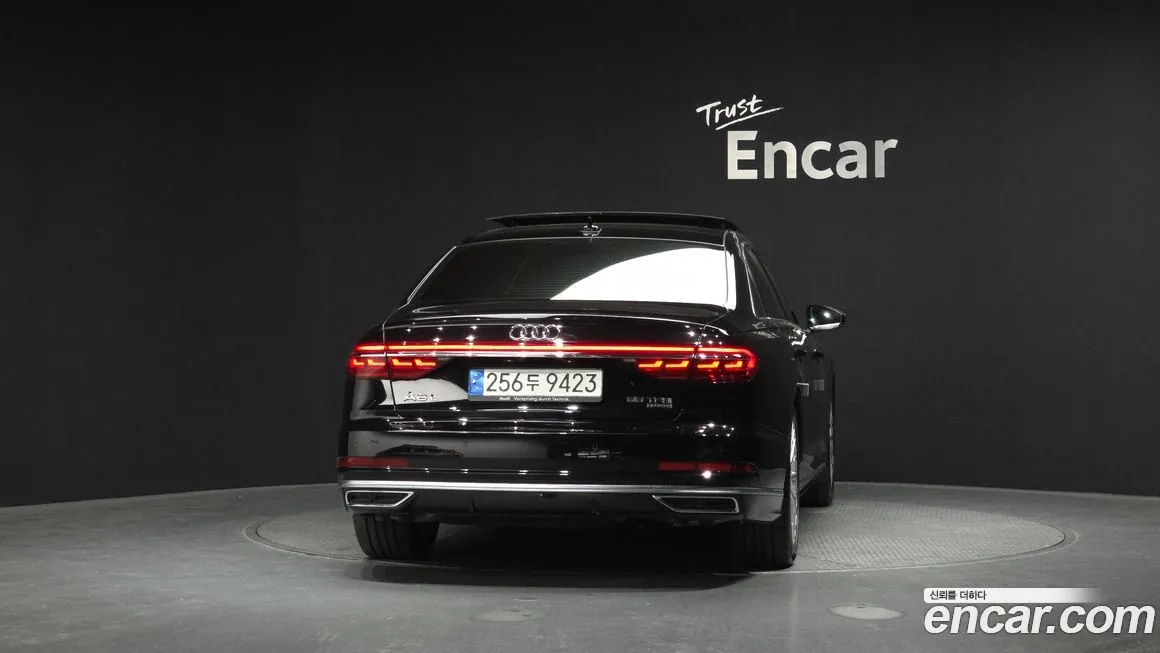 Audi A8 — фото 10
