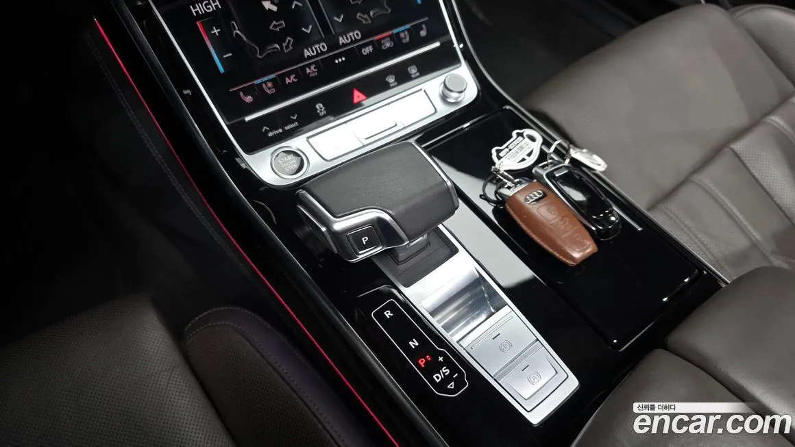 Audi A8 — фото 8