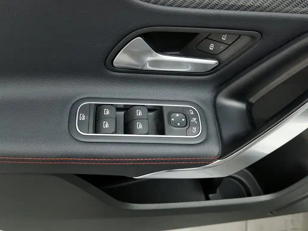 Mercedes-Benz A-Class — фото 10