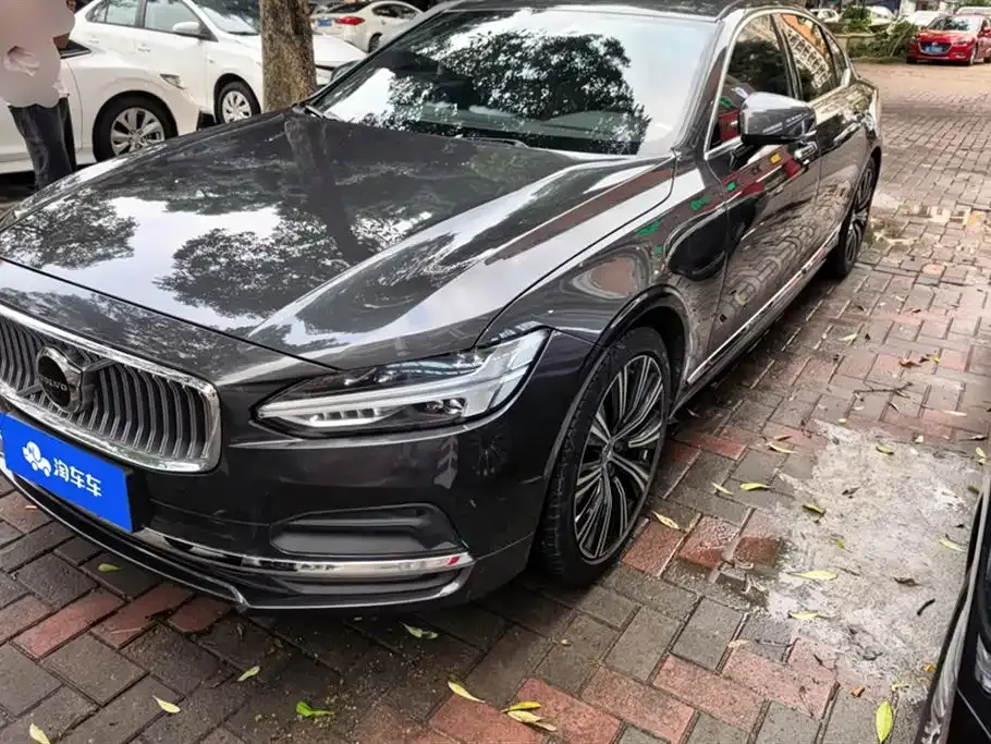 Volvo S90 — фото 1