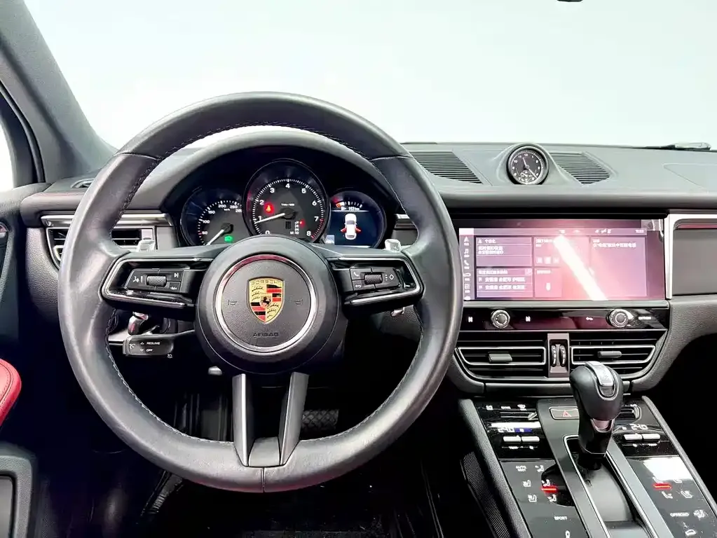 Porsche Macan — фото 6