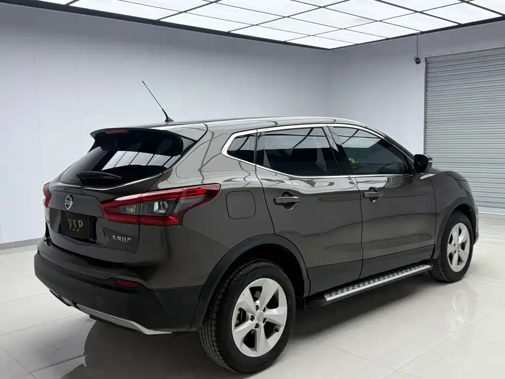 Nissan Qashqai — фото 9
