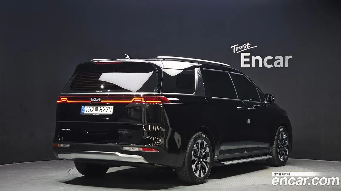 Kia Carnival — фото 10