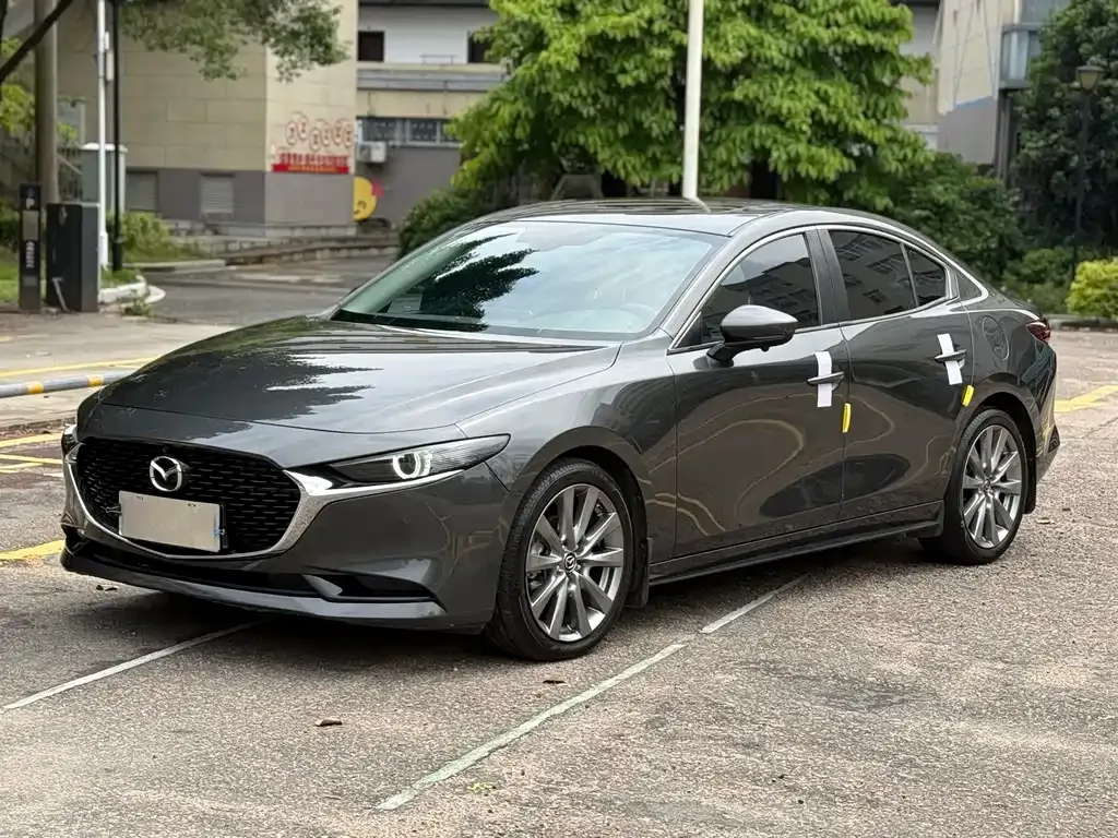 Mazda 3 Axela — фото 1