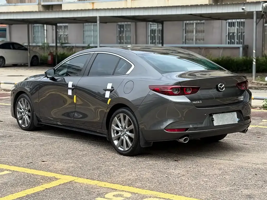 Mazda 3 Axela — фото 10