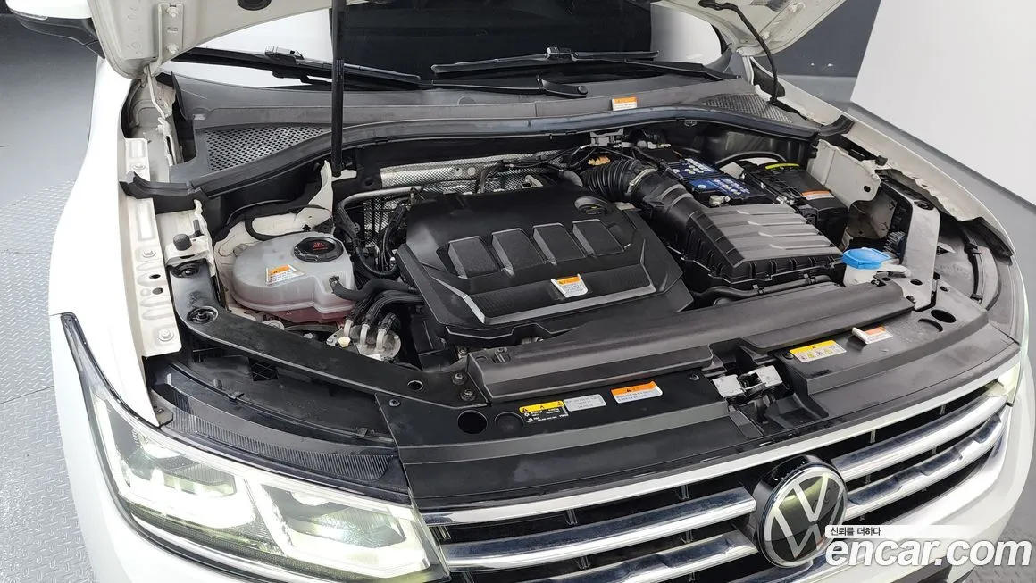 Volkswagen Tiguan — фото 10