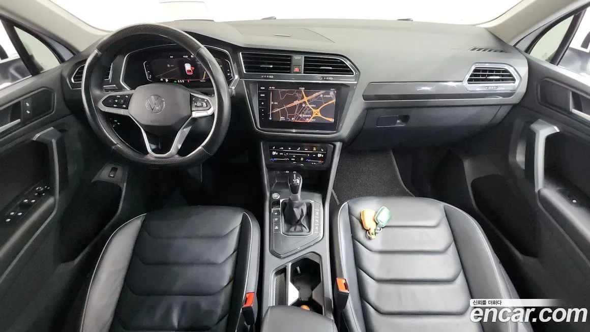 Volkswagen Tiguan — фото 8
