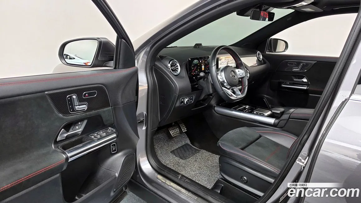 Mercedes-Benz GLA-Class — фото 6