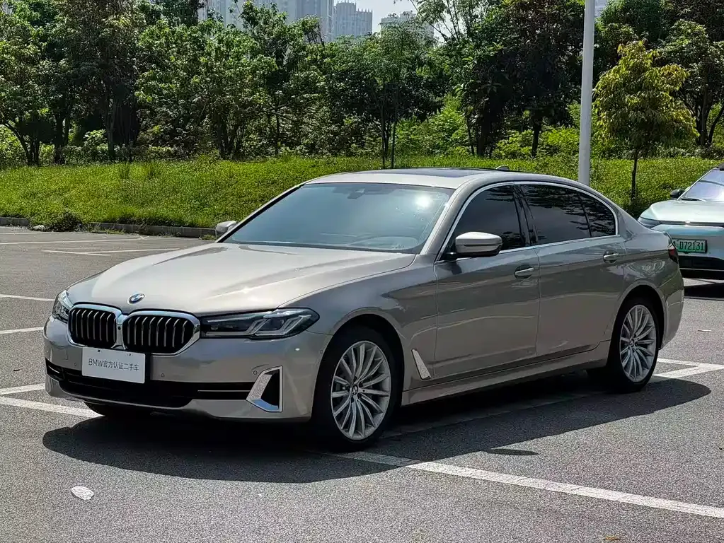 BMW 5 Series — фото 1