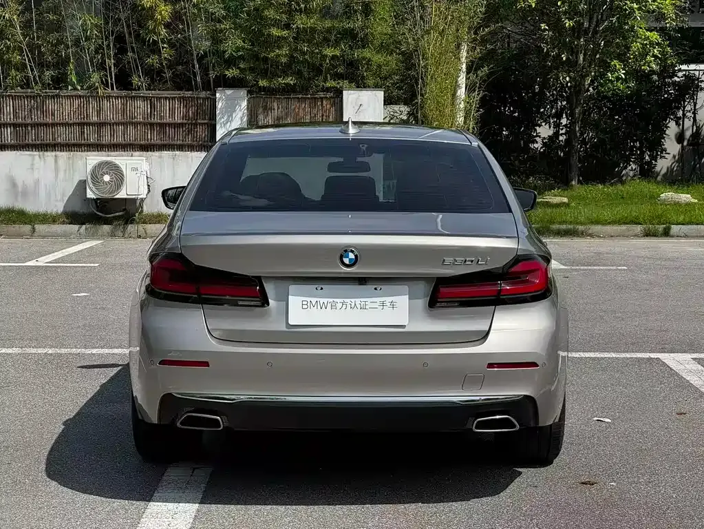 BMW 5 Series — фото 10