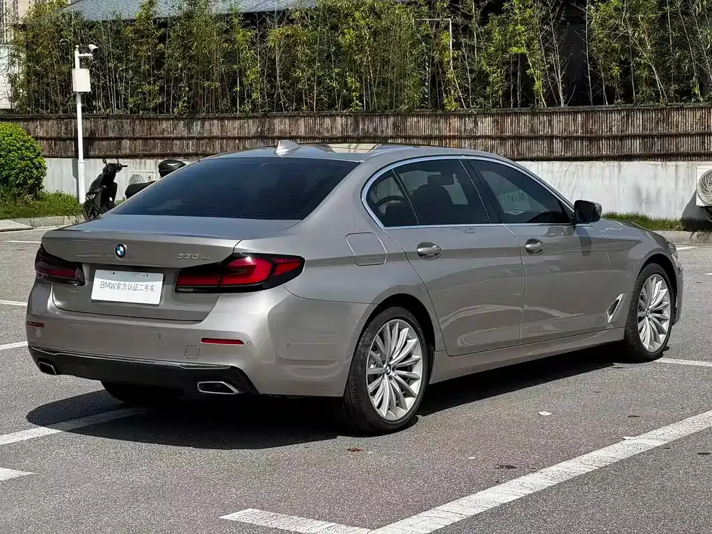 BMW 5 Series — фото 7