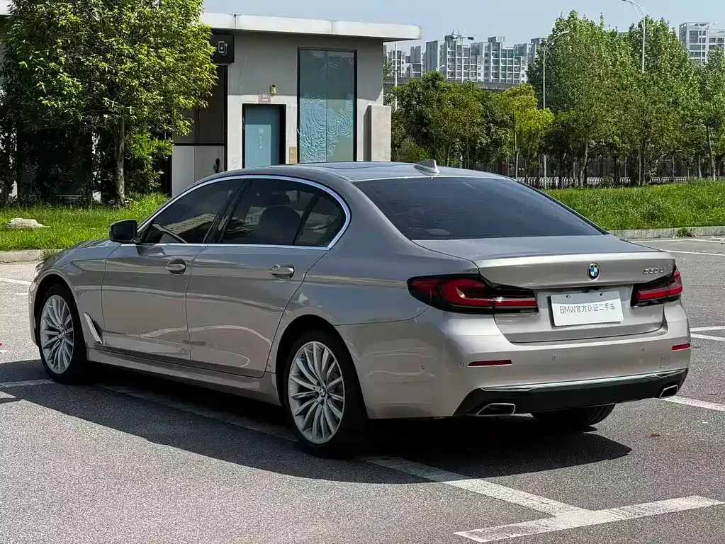 BMW 5 Series — фото 9