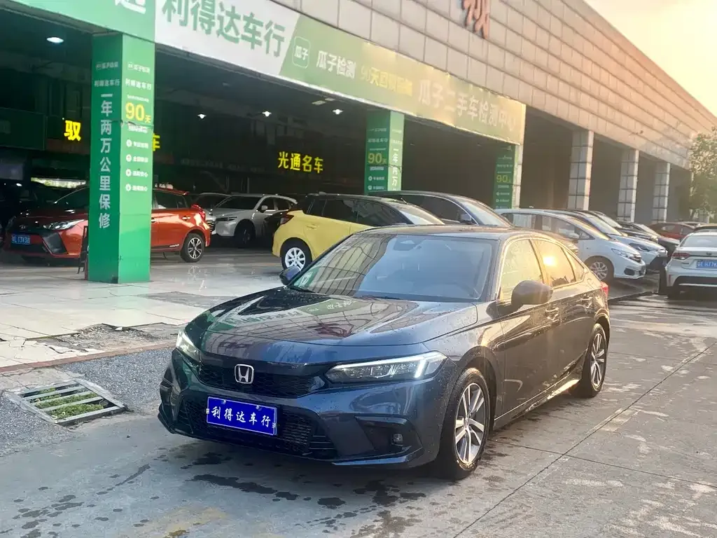 Honda Civic — фото 1
