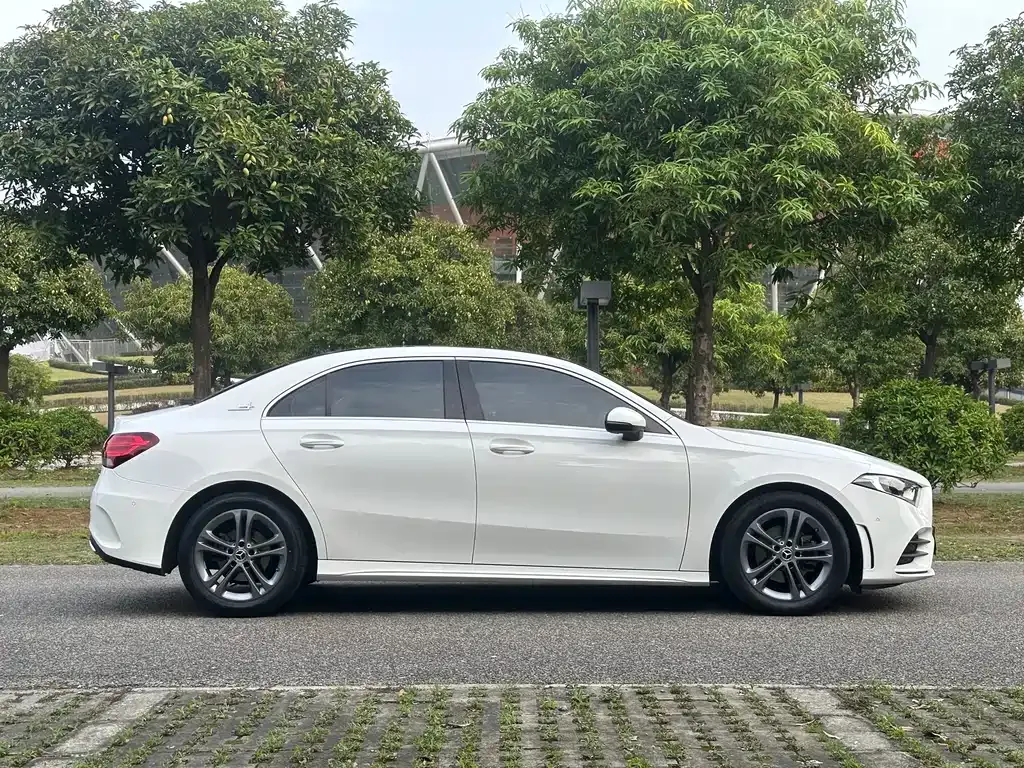 Mercedes-Benz A-Class — фото 9