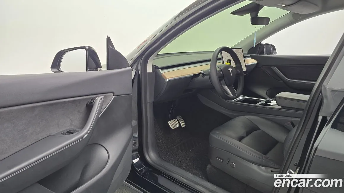 Tesla Model Y — фото 2