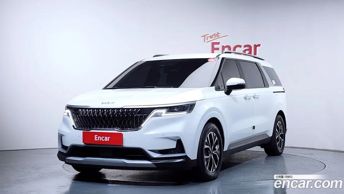 Kia Carnival — фото 1